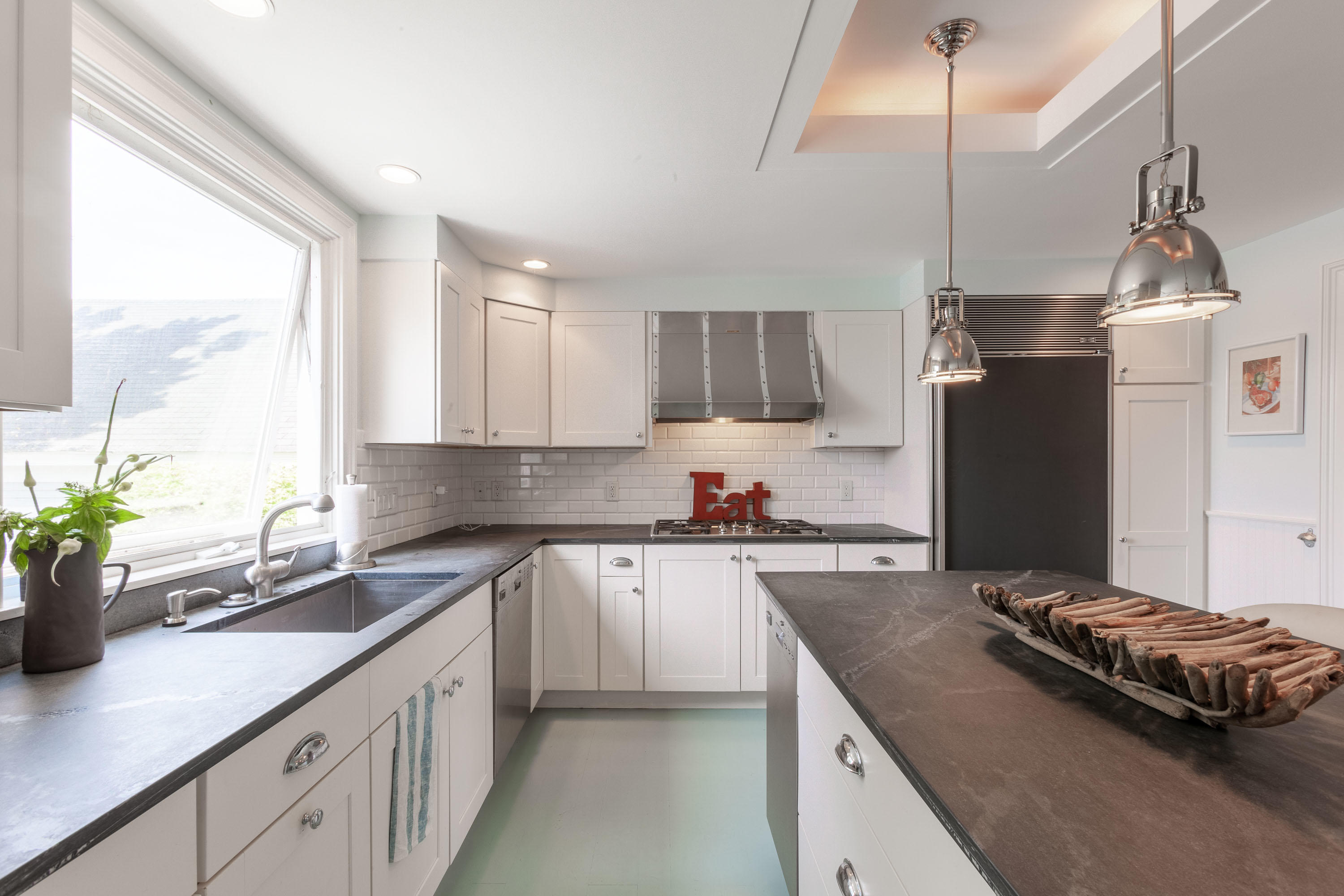 41 Pier Road Kennebunkport, ME 04046 - Photo 11 of 39 packmaynard_41pierrdkennebunkport_rs_pri