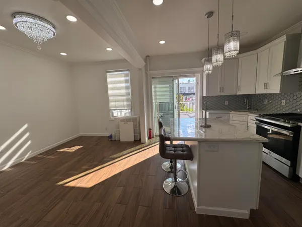 $2,400 | 395 Cator Avenue, Unit 1, Jersey City, NJ 07305