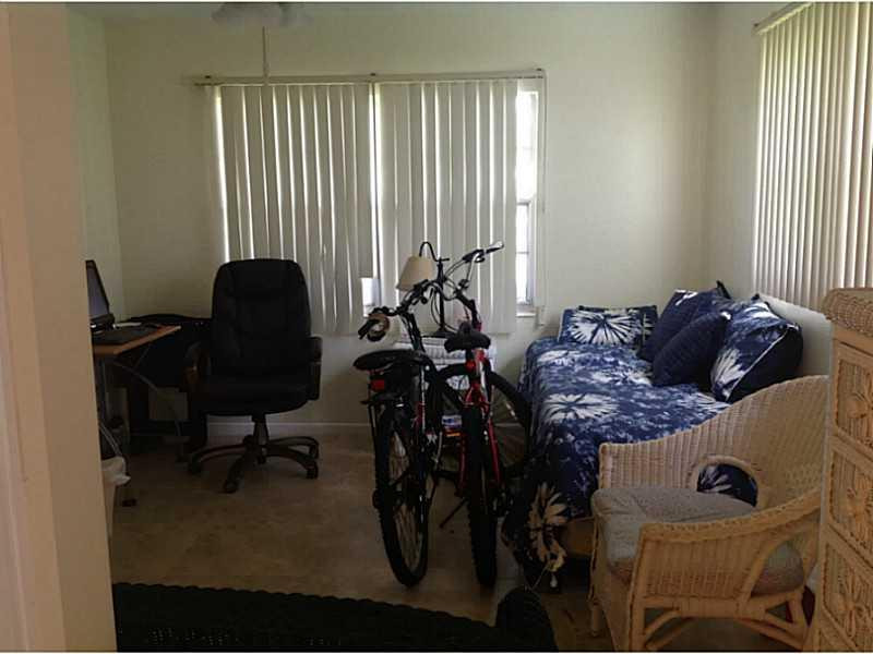 514 Fanshaw M, Unit 514 Boca Raton, FL 33434 - Photo 11 of 35 Bedroom