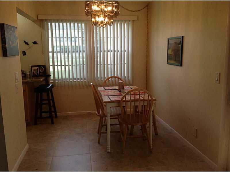 514 Fanshaw M, Unit 514 Boca Raton, FL 33434 - Photo 6 of 35 Dining Room