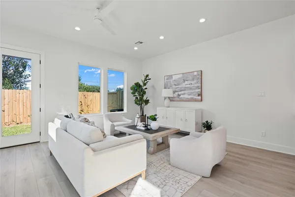 $364,990 | 3615 B Mt Pleasant Street, Houston, TX 77021