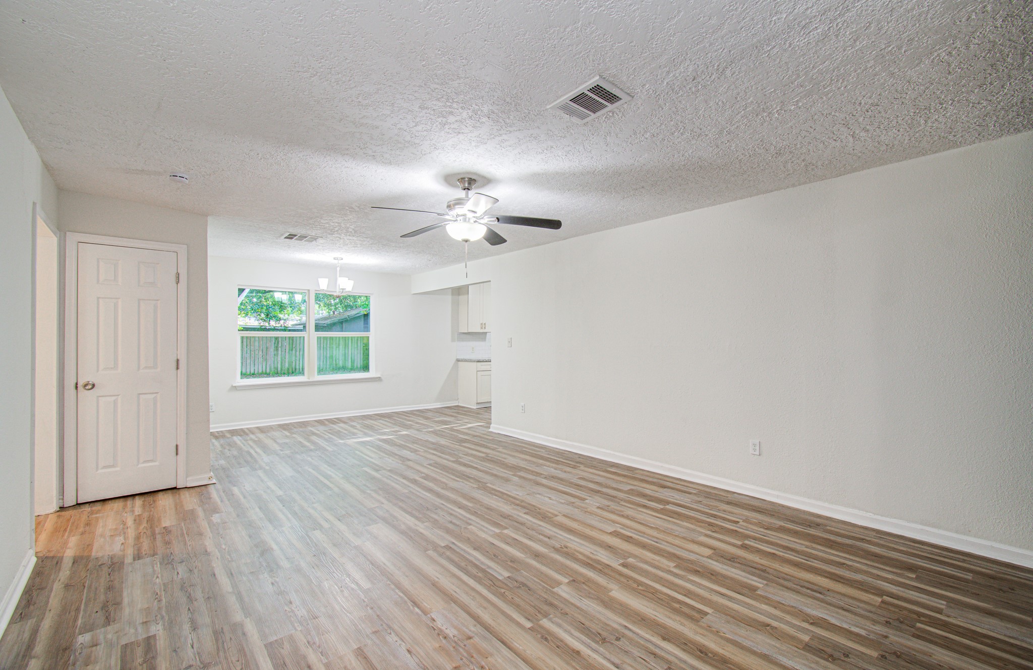 5634 Ridgeway Drive Houston, TX 77033 - Photo 14 of 42 Gallery Image 14