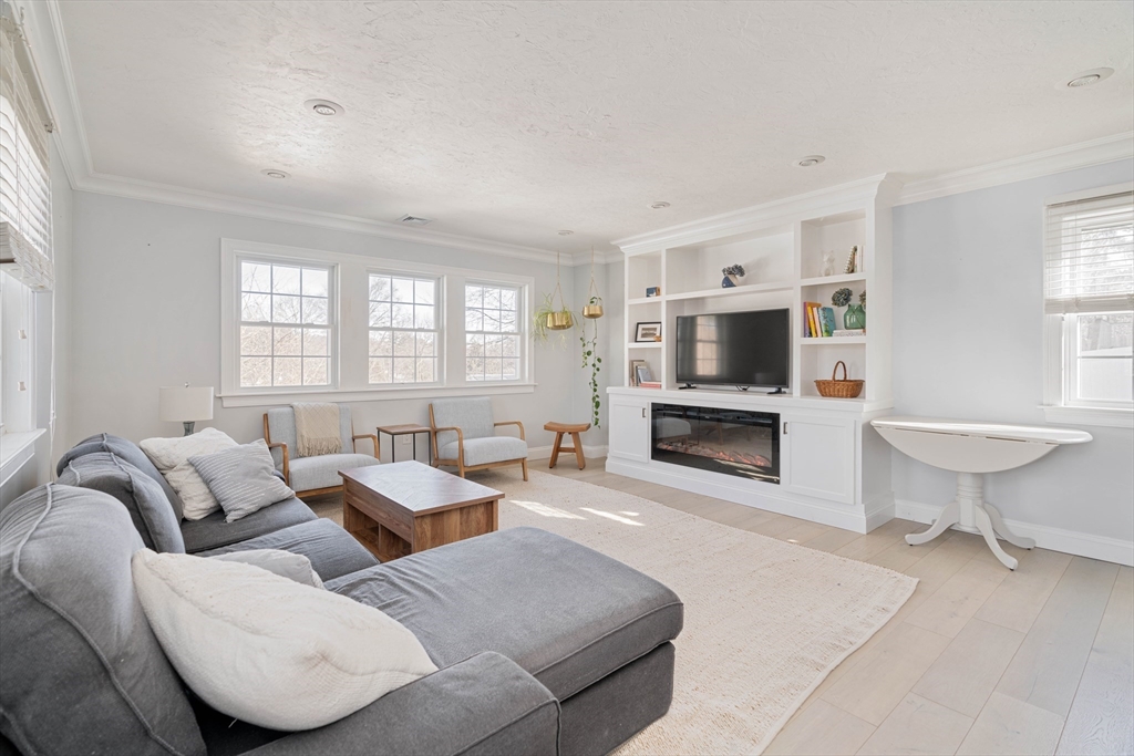 16 Chubb Road Framingham, MA 01701 - Photo 6 of 25 Gallery Image 6