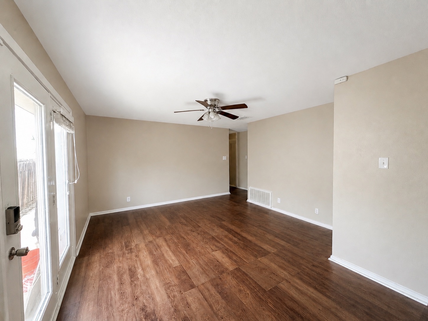 5624 Signal Point Austin, TX 78724 - Photo 2 of 16 Living Room