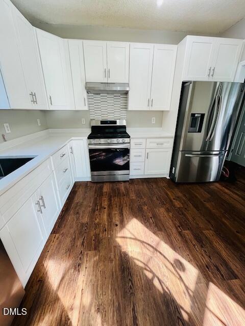 6016 River Lake Circle Raleigh, NC 27604 - Photo 8 of 15 a kitchen with sink a stove and refrigerator