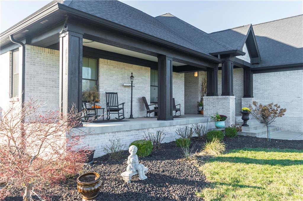 3526 Mullinix Road Greenwood, IN 46143 - Photo 6 of 60 Gallery Image 6