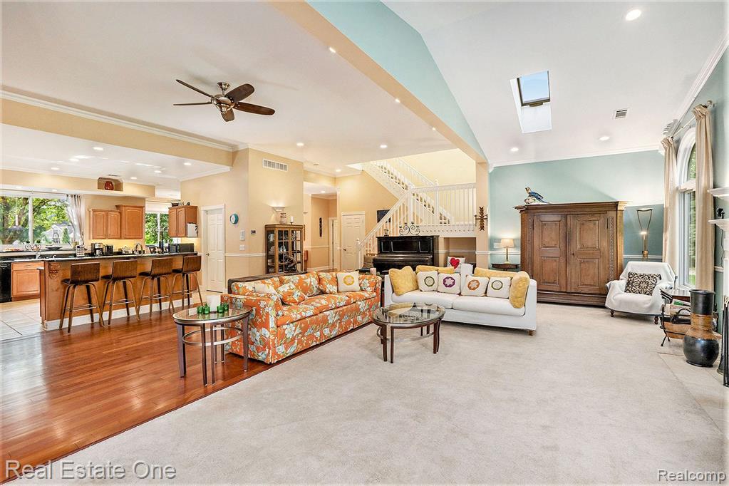 1301 Romney Road Bloomfield Hills, MI 48304 - Photo 5 of 41