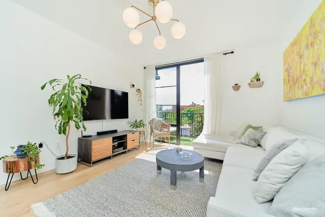 $3,800 | 264 Webster Avenue, Unit 504 | Kensington