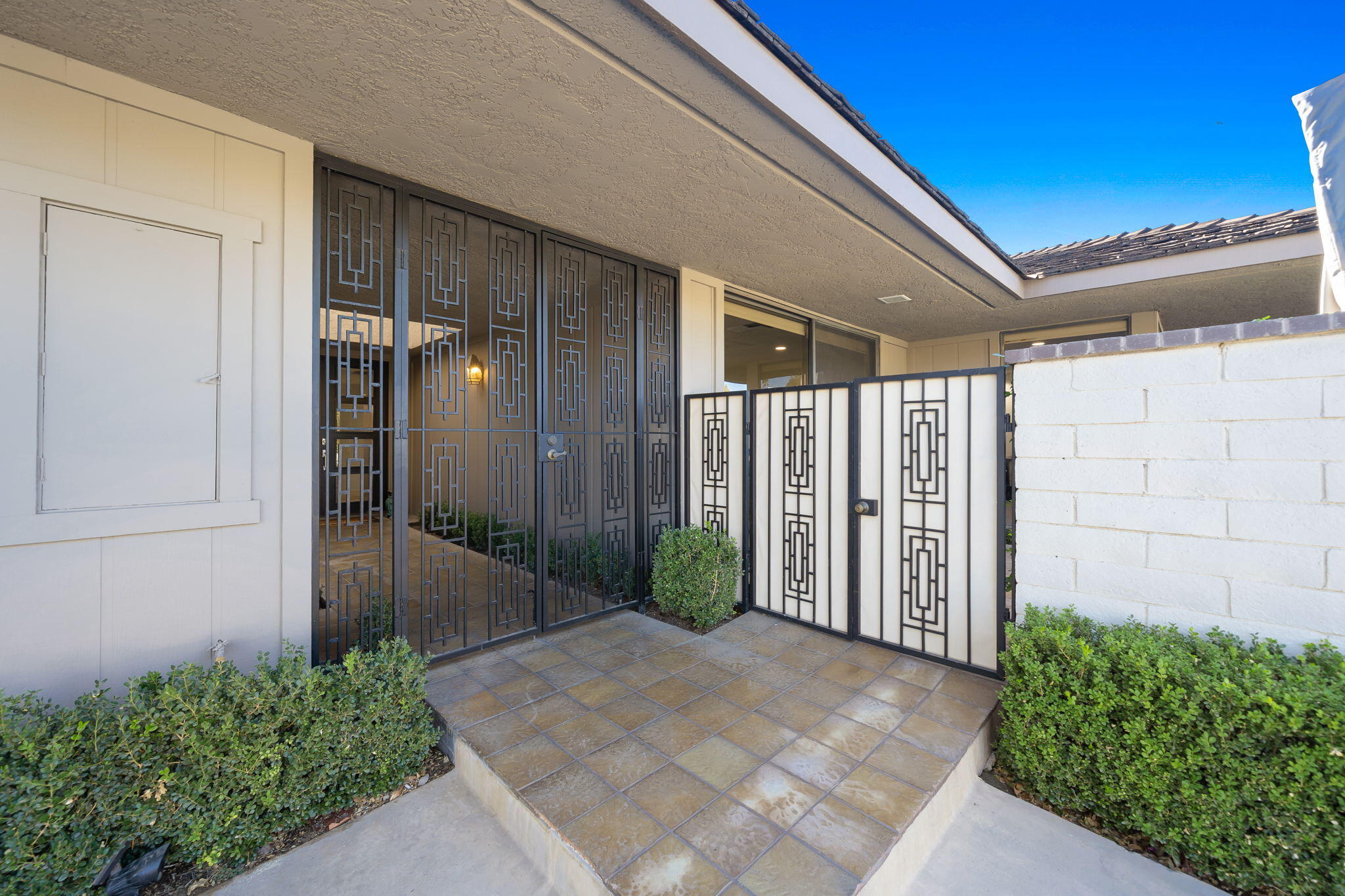 18 Lehigh Court Rancho Mirage, CA 92270 - Photo 3 of 53 4-web-or-mls-ODowdLehighCt_2021_032