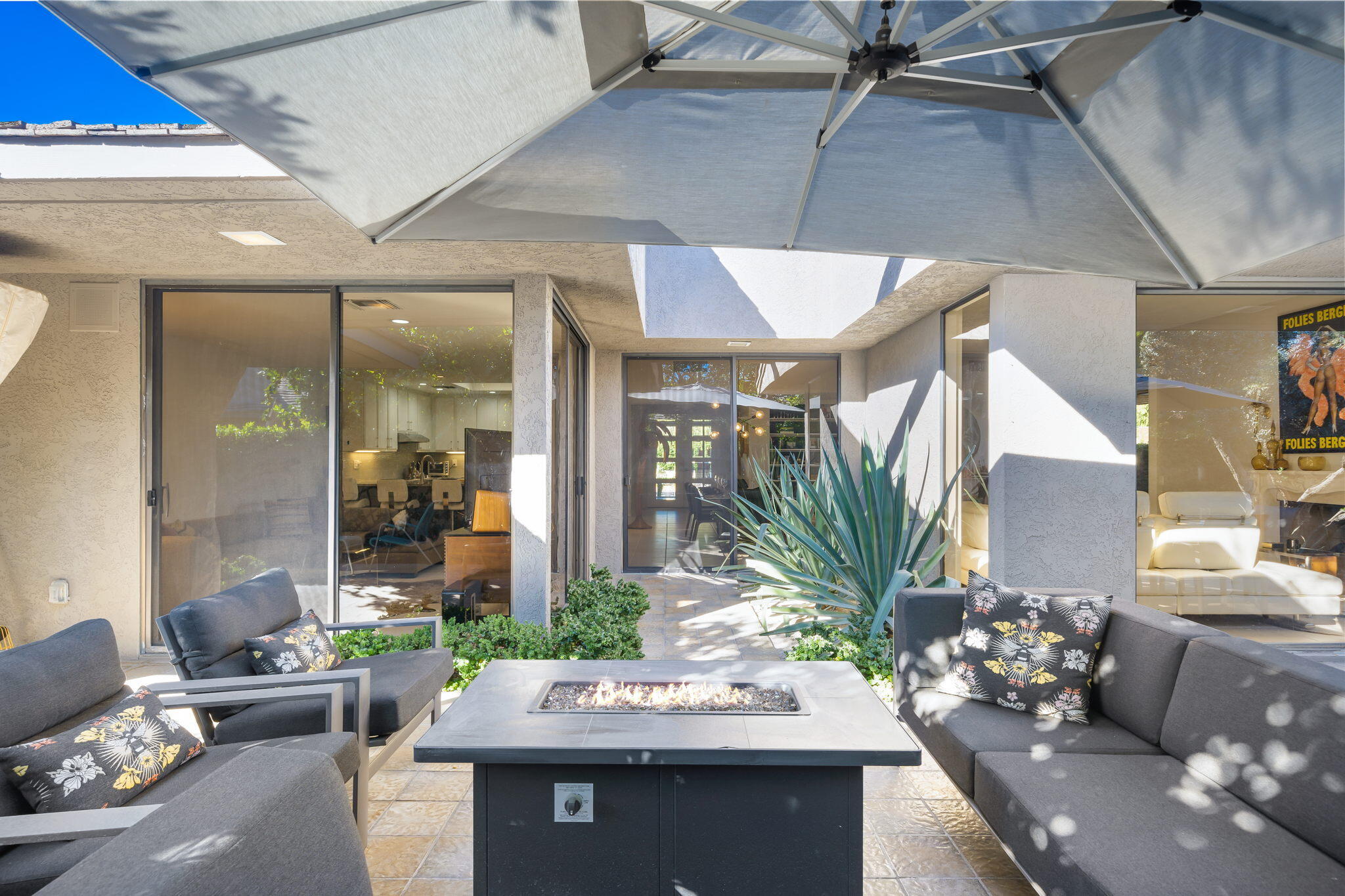 18 Lehigh Court Rancho Mirage, CA 92270 - Photo 47 of 53 a living room with furniture and outdoor view