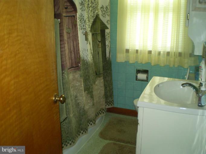 637 Medway Road Hagerstown, MD 21740 - Photo 5 of 8 Bath #1