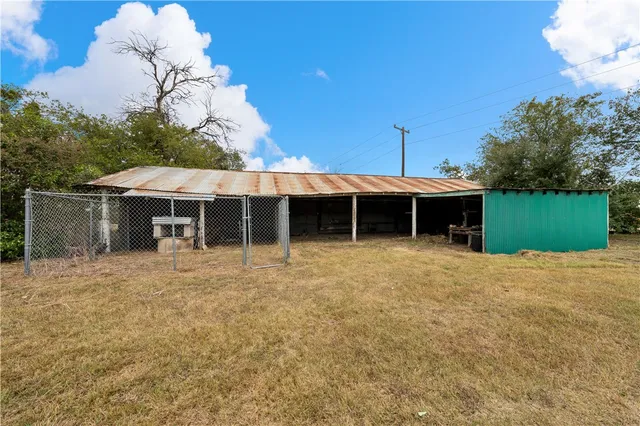 $350,000 | 11101 China Spring Road, Waco, TX 76708