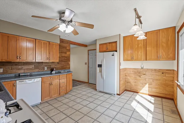 $189,900 | 1412 Greenridge Drive, Urbana, IL 61802