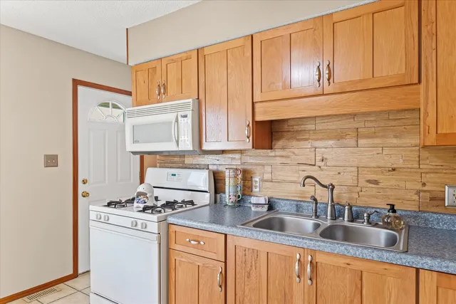 $189,900 | 1412 Greenridge Drive, Urbana, IL 61802