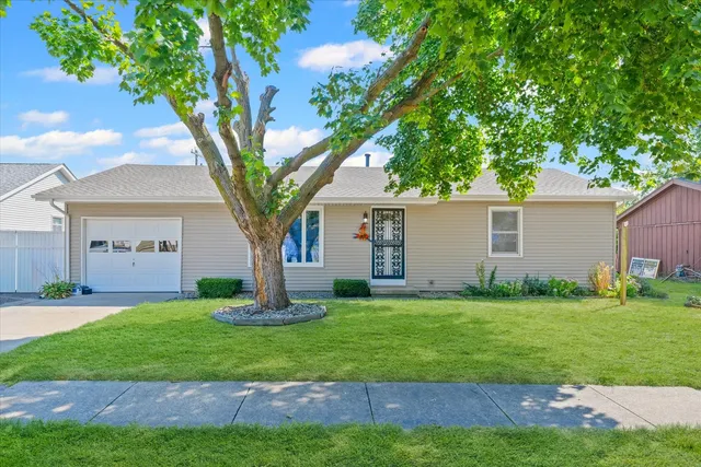 $189,900 | 1412 Greenridge Drive, Urbana, IL 61802