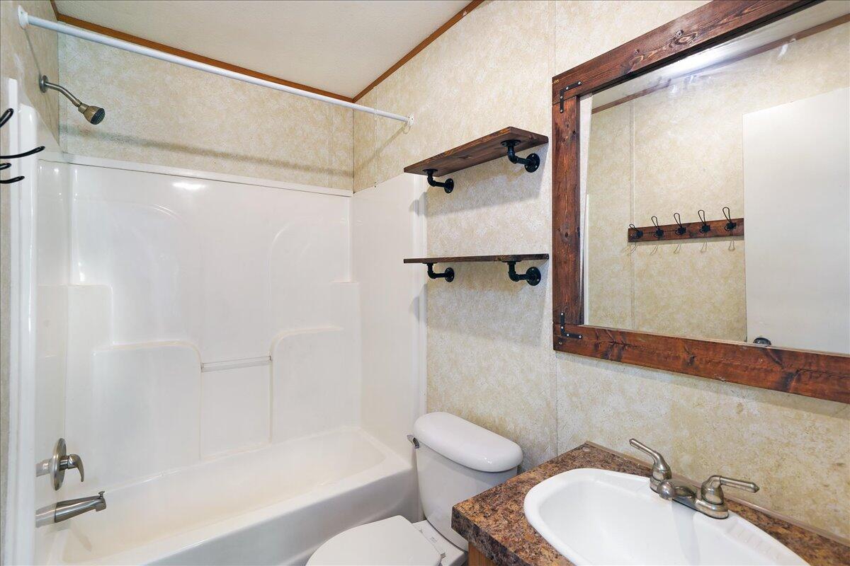 101 Liberty Street Bonneau, SC 29431 - Photo 12 of 27 32-101 Liberty St Bonneau SC-60