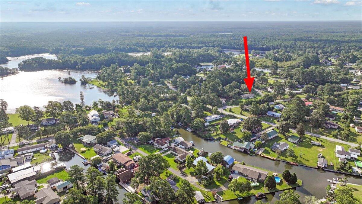 101 Liberty Street Bonneau, SC 29431 - Photo 2 of 27 101 Liberty St Bonneau SC-33_Arrow