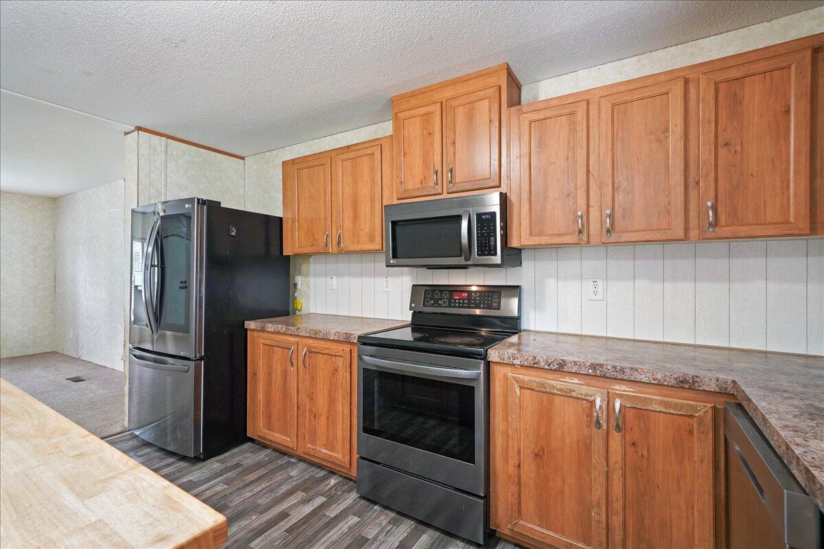 101 Liberty Street Bonneau, SC 29431 - Photo 8 of 27 20-101 Liberty St Bonneau SC-75