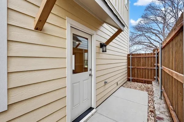 $2,395 | 502 East Kimball Street, Unit 1, Mansfield, TX 76063
