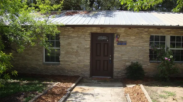 $1,500 | 18311 Redbud Lane, Jonestown, TX 78645