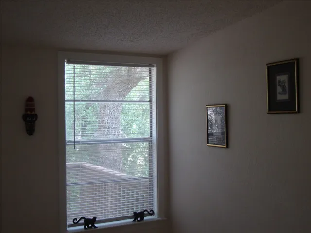 $1,500 | 18311 Redbud Lane, Jonestown, TX 78645