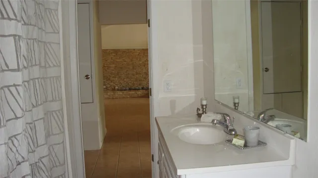 $1,500 | 18311 Redbud Lane, Jonestown, TX 78645