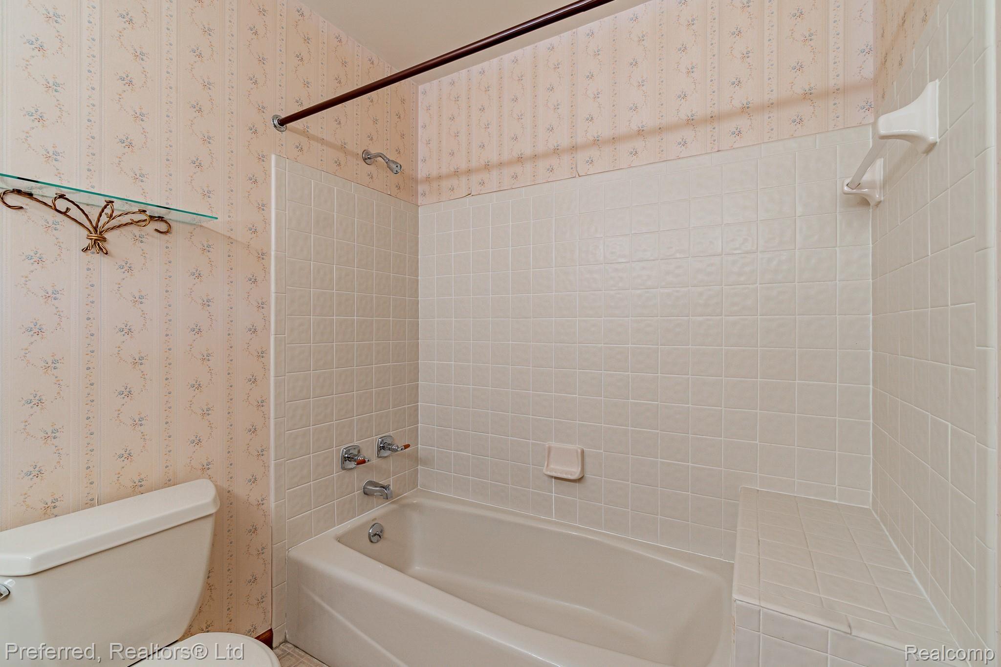 2399 Lassiter Drive Rochester, MI 48309 - Photo 22 of 40 Lassiter-30.jpg