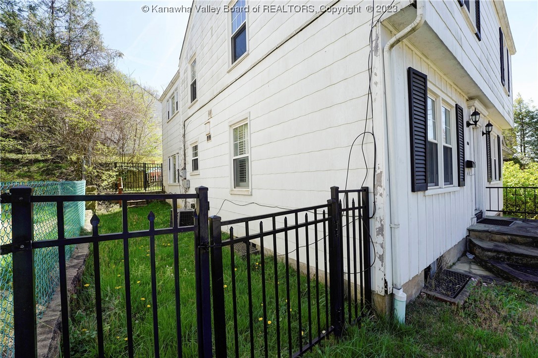 1014 Valley Road Charleston, WV 25302 - Photo 5 of 28 Gallery Image 5