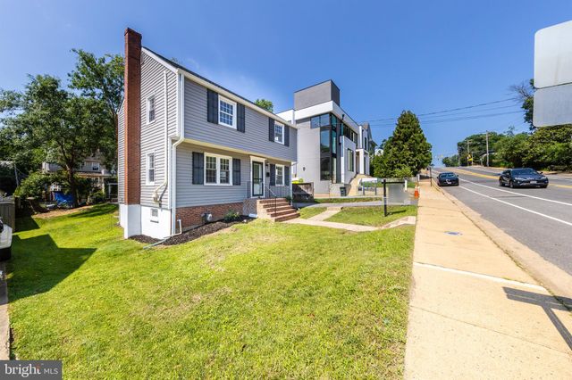 $940,000 | 2822 Lorcom Lane, Arlington, VA 22201