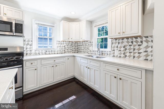 $940,000 | 2822 Lorcom Lane, Arlington, VA 22201