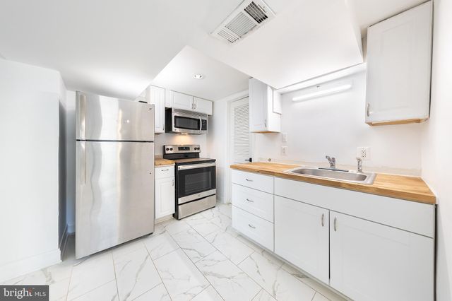 $940,000 | 2822 Lorcom Lane, Arlington, VA 22201