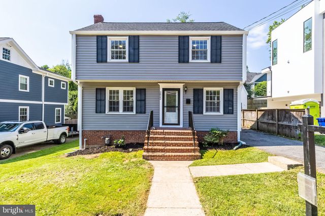 $940,000 | 2822 Lorcom Lane, Arlington, VA 22201