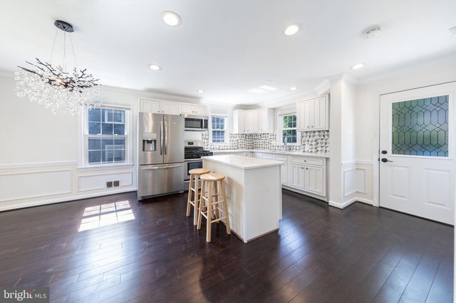 $940,000 | 2822 Lorcom Lane, Arlington, VA 22201