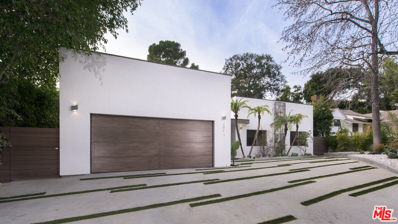 2213 Roscomare Road Los Angeles, CA 90077 - Photo 2 of 39 a view of a building entrance