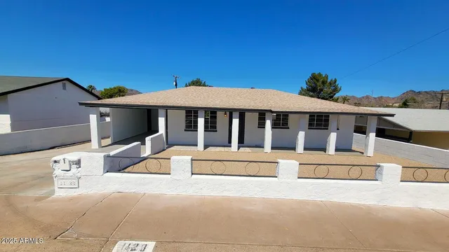 $1,895 | 1128 East Orchid Lane, Phoenix, AZ 85020