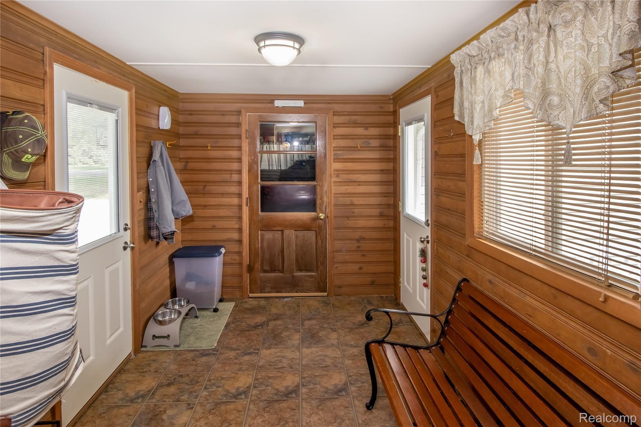 287 Triangle Lake Road Howell, MI 48843 - Photo 12 of 26 IMG_0312.jpg