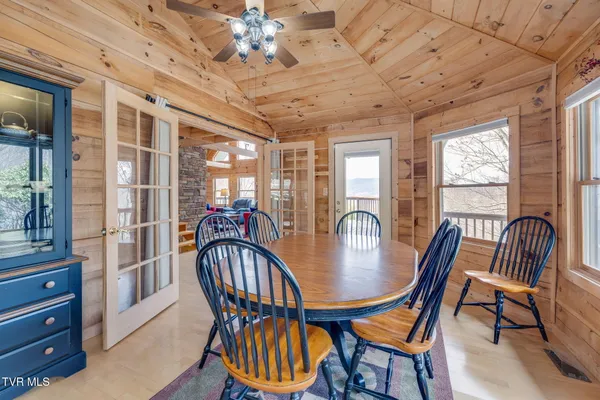 $699,900 | 107 Deer Run Drive, Flag Pond, TN 37657