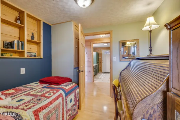 $699,900 | 107 Deer Run Drive, Flag Pond, TN 37657