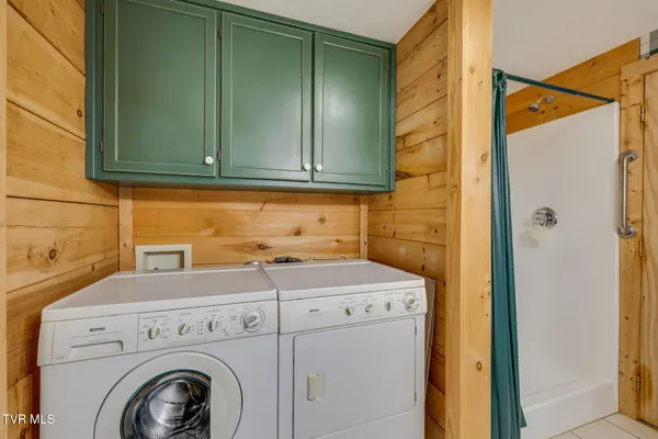 $699,900 | 107 Deer Run Drive, Flag Pond, TN 37657