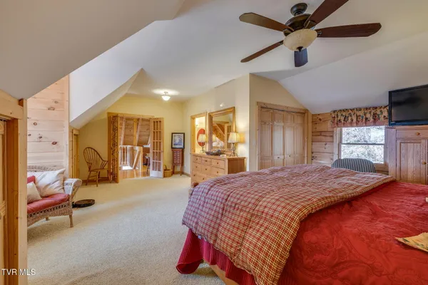 $699,900 | 107 Deer Run Drive, Flag Pond, TN 37657