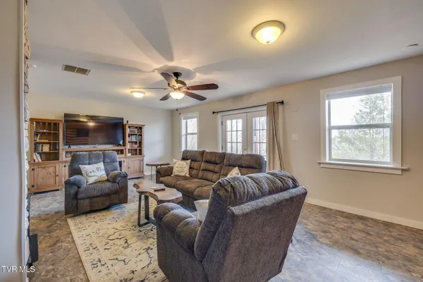 $699,900 | 107 Deer Run Drive, Flag Pond, TN 37657