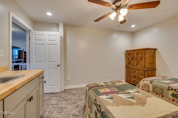 $699,900 | 107 Deer Run Drive, Flag Pond, TN 37657