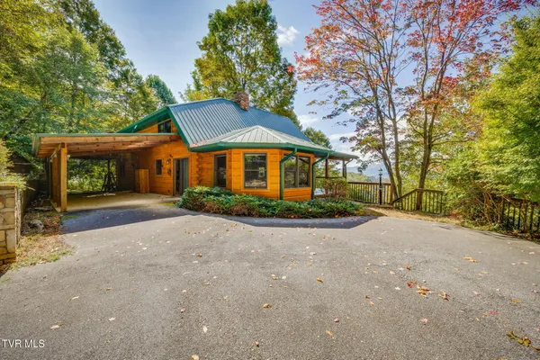 $699,900 | 107 Deer Run Drive, Flag Pond, TN 37657