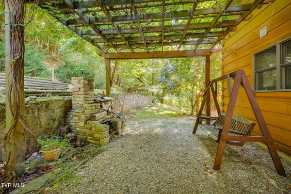 $699,900 | 107 Deer Run Drive, Flag Pond, TN 37657