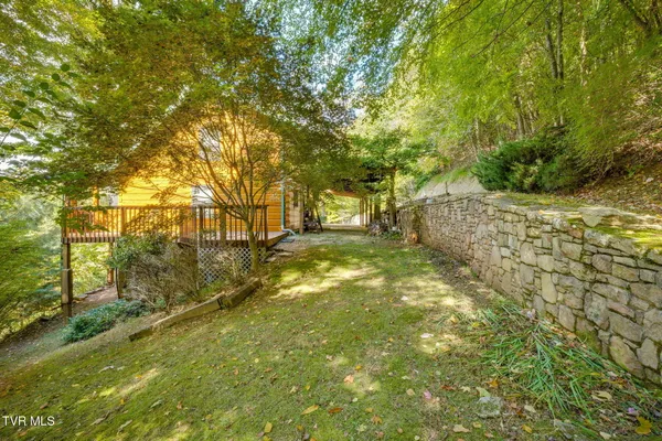 $699,900 | 107 Deer Run Drive, Flag Pond, TN 37657