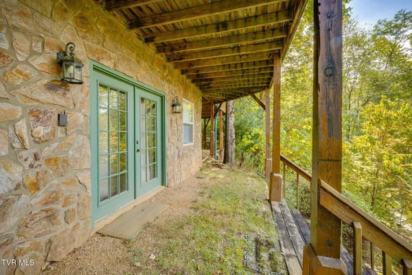 $699,900 | 107 Deer Run Drive, Flag Pond, TN 37657