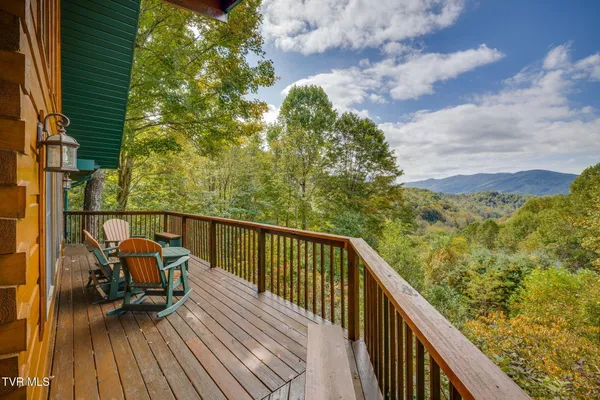 $699,900 | 107 Deer Run Drive, Flag Pond, TN 37657