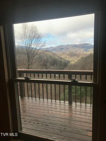 $699,900 | 107 Deer Run Drive, Flag Pond, TN 37657