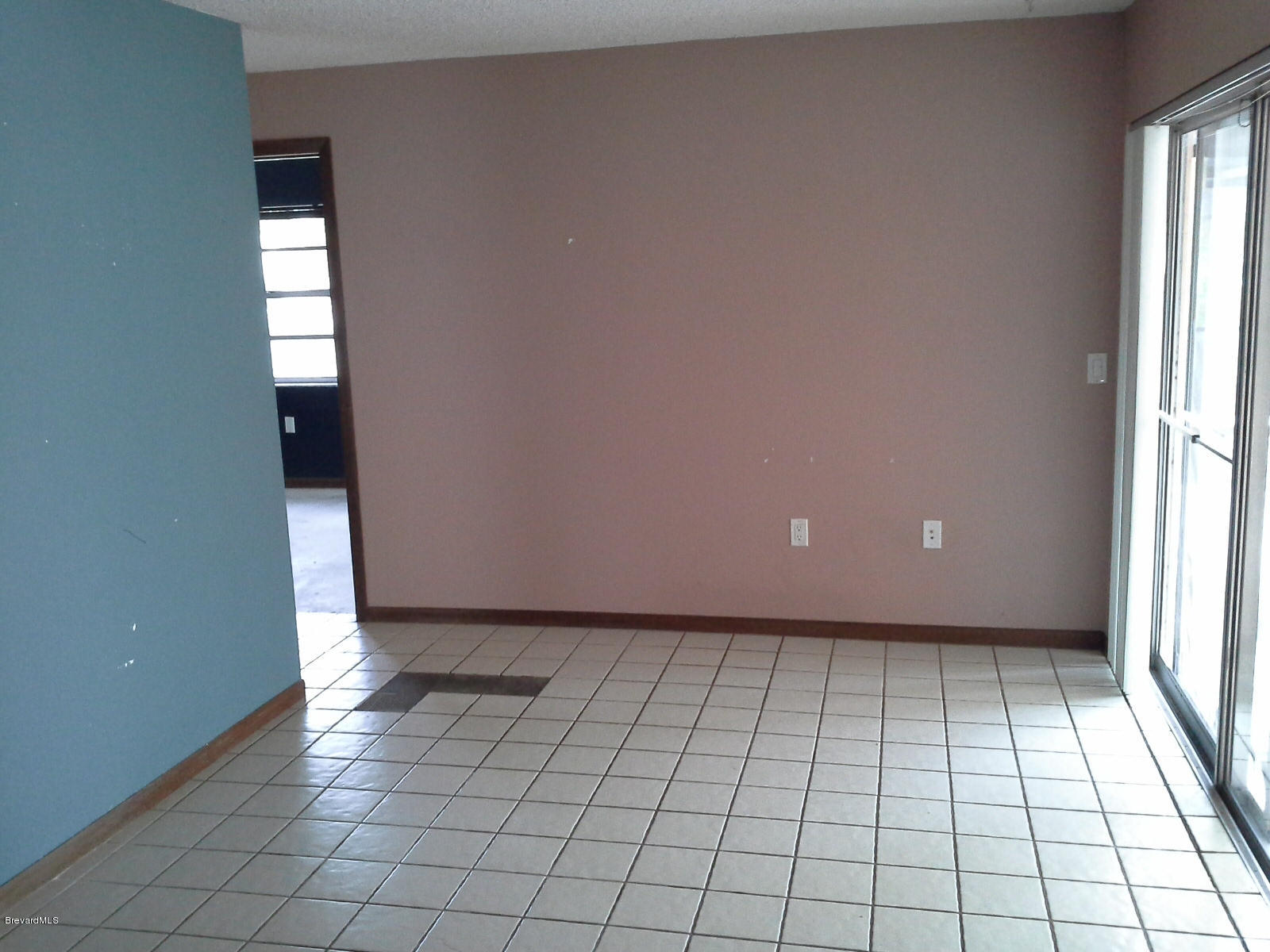 1633 West Shores Road Melbourne, FL 32935 - Photo 4 of 10 Family Room