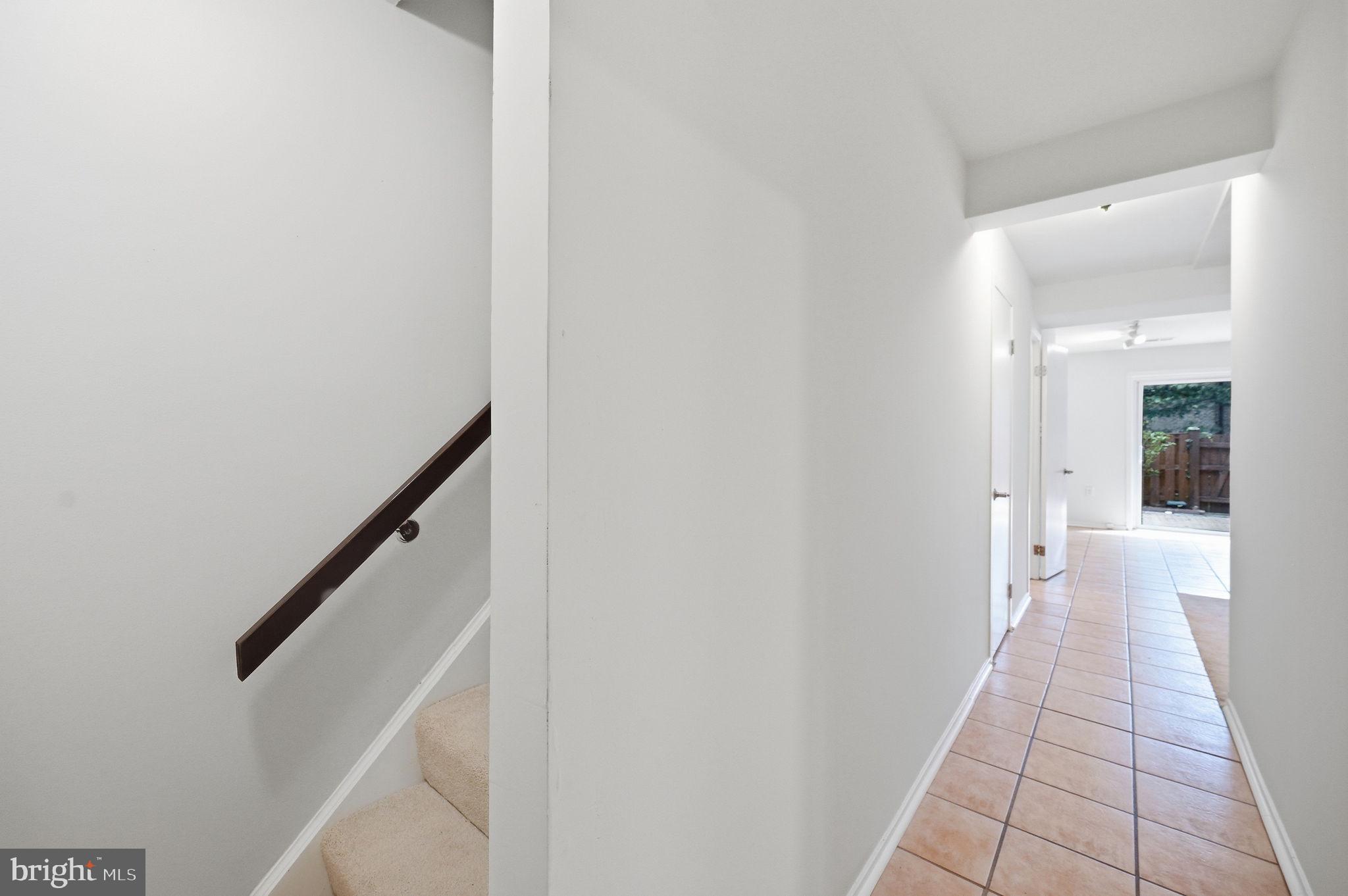 2908 Jermantown Road, Unit 24 Oakton, VA 22124 - Photo 45 of 74 Bright and inviting entryway awaits.